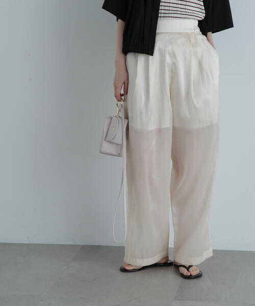 N.(N. Natural Beauty Basic)(エヌエヌナチュラルビューティーベーシック)の「シアーサテンワイドパンツ(その他パンツ・レディース・ホワイト/ブラック・MEDIUM)」の18枚目の写真