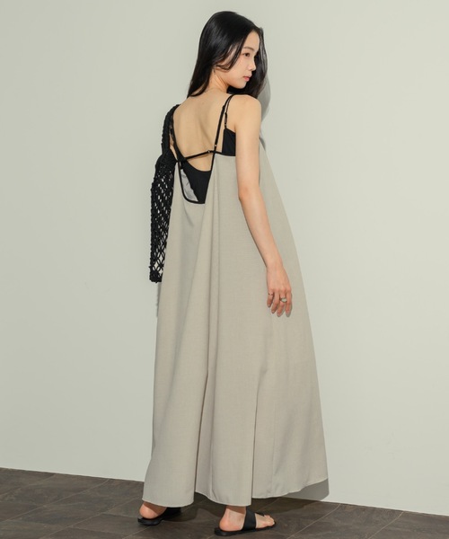 NEUNA（ヌナ）の「バックシャンバイカラーキャミOP（ワンピース・レディース・ブラウン/アイボリー・SMALL/FREE）」の2枚目の写真