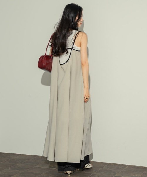 NEUNA（ヌナ）の「バックシャンバイカラーキャミOP（ワンピース・レディース・ブラウン/アイボリー・SMALL/FREE）」の3枚目の写真
