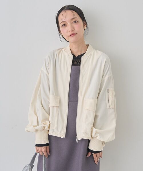 earth music&ecology(アースミュージックアンドエコロジー)の「アウトポケットMA-1(ブルゾン・レディース・アイボリー/ブラック/カーキ・FREE)」の1枚目の写真