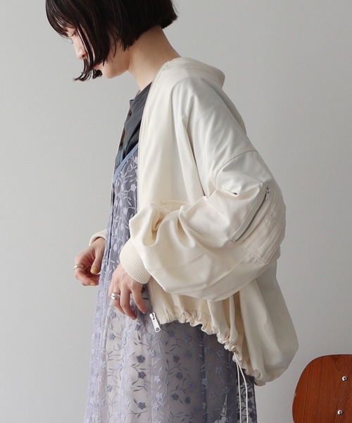 earth music&ecology(アースミュージックアンドエコロジー)の「アウトポケットMA-1(ブルゾン・レディース・アイボリー/ブラック/カーキ・FREE)」の5枚目の写真