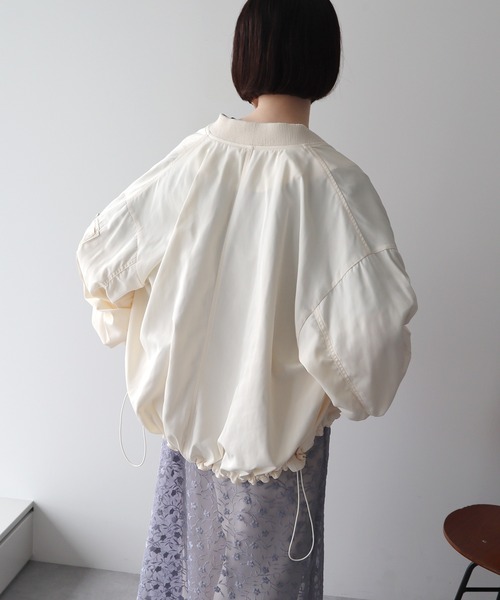 earth music&ecology(アースミュージックアンドエコロジー)の「アウトポケットMA-1(ブルゾン・レディース・アイボリー/ブラック/カーキ・FREE)」の6枚目の写真