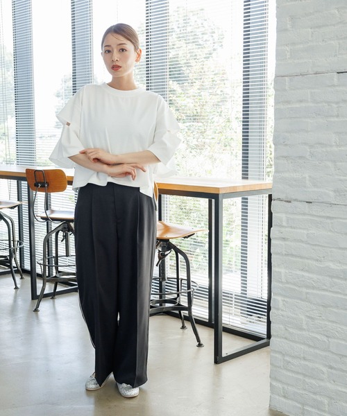 LAKOLE（ラコレ）の「カットアウトクロップドＴ / 131857（Tシャツ/カットソー・レディース・ライトグリーン/オフホワイト/ブラック・FREE）」の4枚目の写真