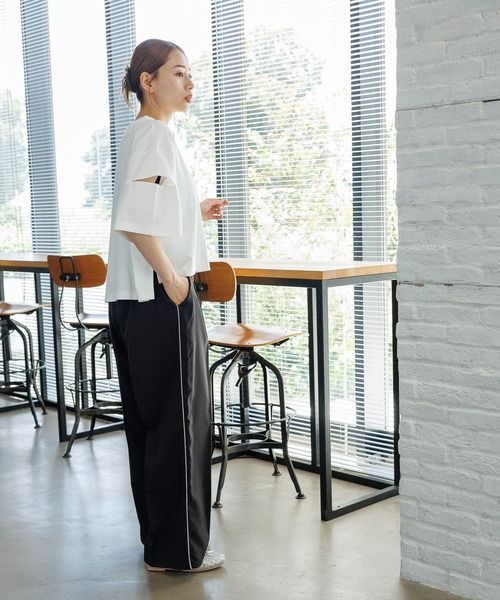 LAKOLE（ラコレ）の「カットアウトクロップドＴ / 131857（Tシャツ/カットソー・レディース・ライトグリーン/オフホワイト/ブラック・FREE）」の9枚目の写真