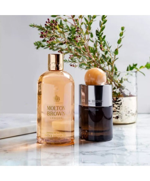 MOLTON BROWN（モルトンブラウン）の「■26廃盤）ジャスミン＆サンローズ バス＆シャワージェル 300ml｜モルトンブラウン MOLTON BROWN（石鹸/ボディソープ・レディース・フローラル・FREE）」の5枚目の写真