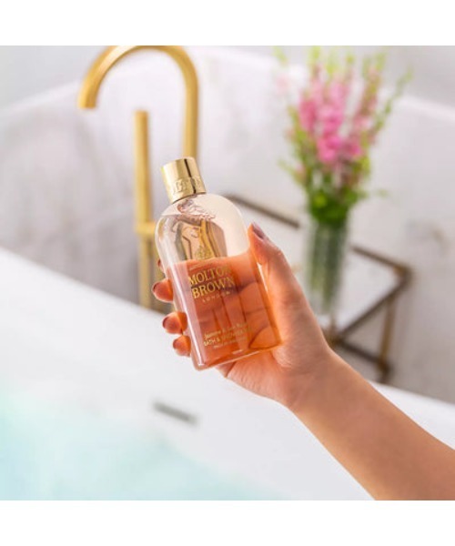 MOLTON BROWN（モルトンブラウン）の「■26廃盤）ジャスミン＆サンローズ バス＆シャワージェル 300ml｜モルトンブラウン MOLTON BROWN（石鹸/ボディソープ・レディース・フローラル・FREE）」の6枚目の写真
