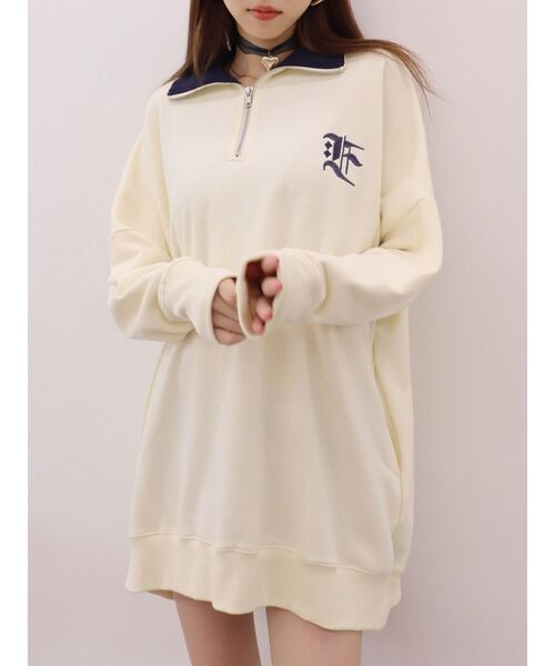 EVRIS(エヴリス)の「ハーフジップスウェットミニワンピース(スウェット・レディース・ホワイト/ブラック/グレー/レッド・FREE)」の2枚目の写真
