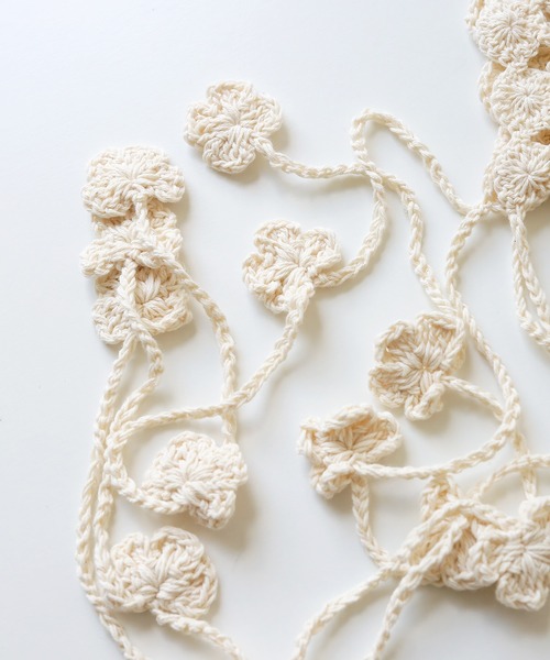 セール】かぎ編み 花柄 サイドストラップ ニット キャップ