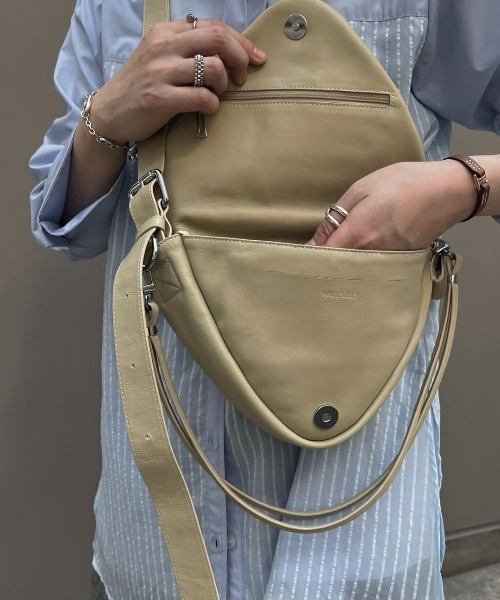 バッグ WILLFULLY triangle real leather bag triangle real leather bag 'SIERRA'（ショルダーバッグ
