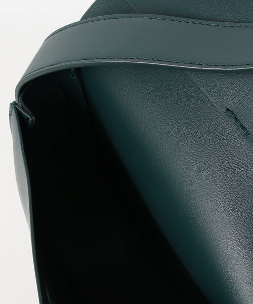 YAHKI（ヤーキ）の「【WEB限定】[YAHKI/ヤーキ] VEGAN LEATHER ハーフムーンハンドバッグ（トートバッグ・レディース・ブラック/グリーン・ONE SIZE）」の5枚目の写真