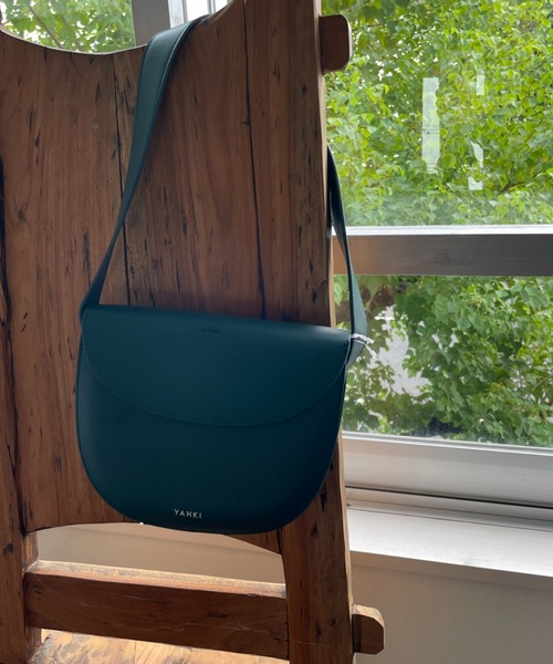 YAHKI（ヤーキ）の「【WEB限定】[YAHKI/ヤーキ] VEGAN LEATHER ハーフムーンハンドバッグ（トートバッグ・レディース・ブラック/グリーン・ONE SIZE）」の12枚目の写真