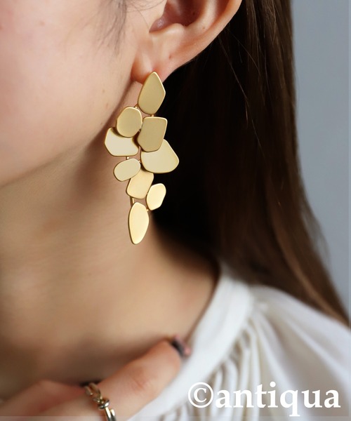 antiqua（アンティカ）の「マットデザインピアス（ピアス（両耳用）・レディース・ゴールド系その他/シルバー系その他・FREE）」の2枚目の写真