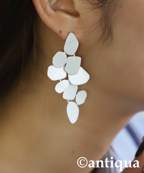 antiqua（アンティカ）の「マットデザインピアス（ピアス（両耳用）・レディース・ゴールド系その他/シルバー系その他・FREE）」の4枚目の写真