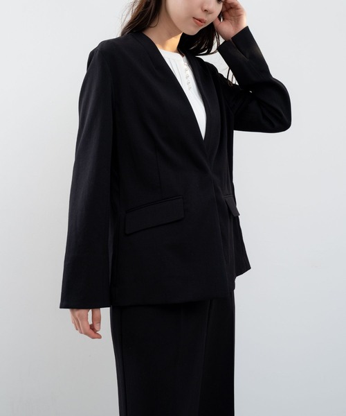 ANNA LUNA(アンナルナ)の「【ANNA LUNA】オケージョンにも◎サラっと軽い着心地のシンプルジャケット(ノーカラージャケット・レディース・ブラック/グレー・LARGE/MEDIUM)」の11枚目の写真