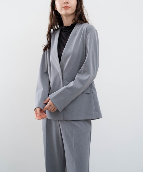 ANNA LUNA(アンナルナ)の「【ANNA LUNA】オケージョンにも◎サラっと軽い着心地のシンプルジャケット(ノーカラージャケット・レディース・ブラック/グレー・LARGE/MEDIUM)」の14枚目の写真