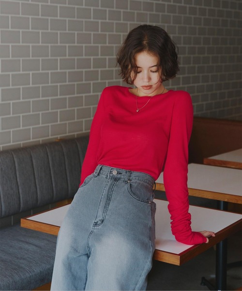 titivate(ティティベイト)の「袖シャーリングシアートップス(Tシャツ/カットソー・レディース・レッド/チャコール/オレンジ/アイボリー/ブルー/イエロー系その他/スミクロ/ピンク/ライトブルー/オフホワイト・M)」の9枚目の写真