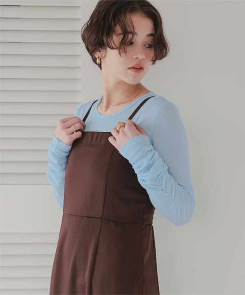 titivate(ティティベイト)の「袖シャーリングシアートップス(Tシャツ/カットソー・レディース・レッド/チャコール/オレンジ/アイボリー/ブルー/イエロー系その他/スミクロ/ピンク/ライトブルー/オフホワイト・M)」の6枚目の写真