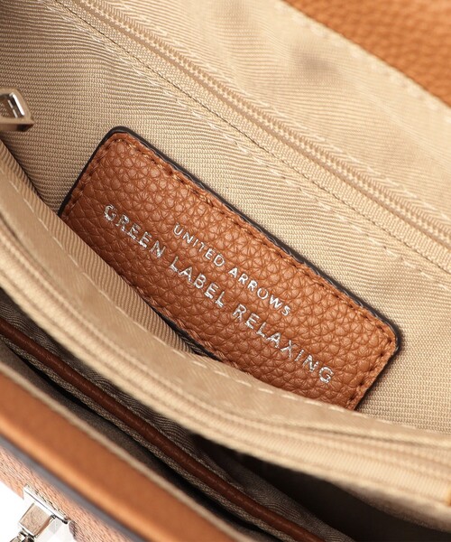 green label relaxing(グリーンレーベルリラクシング)の「ワンハンドル バックルフラップ ボストンバッグ(ショルダーバッグ・レディース・ブラック/レッド/ブラウン・FREE)」の8枚目の写真