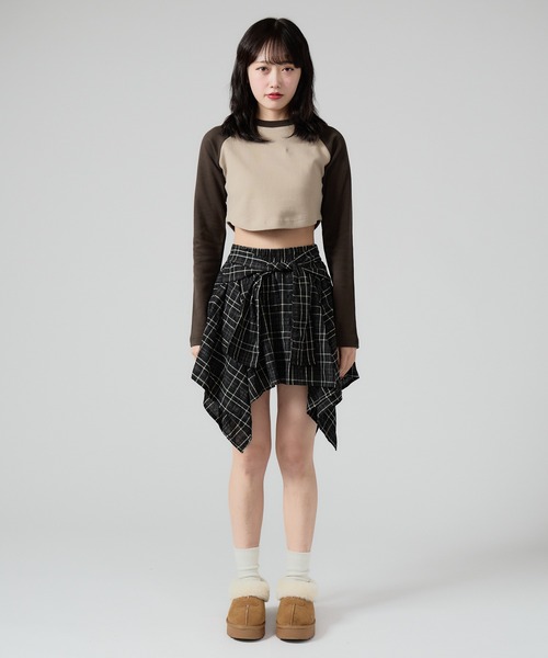 Chick(チック)の「Ragran Short L/S Tee / ショート丈ラグランTシャツ 秋物 秋服 2026年秋冬(Tシャツ/カットソー・レディース・ライトグレー/アッシュグレー/ベージュ・FREE)」の16枚目の写真