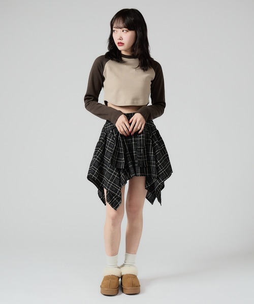 Chick(チック)の「Ragran Short L/S Tee / ショート丈ラグランTシャツ 秋物 秋服 2026年秋冬(Tシャツ/カットソー・レディース・ライトグレー/アッシュグレー/ベージュ・FREE)」の17枚目の写真