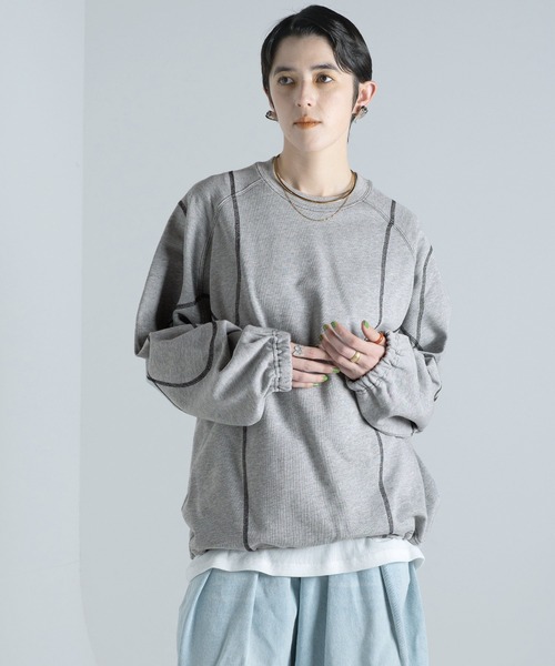 Aphlotus(アプロタス)の「バイカラー シンメトリーステッチデザイン 裏毛 スウェット / トレーナー(スウェット・メンズ・ブラック/アッシュグレー・LARGE/MEDIUM/SMALL)」の3枚目の写真