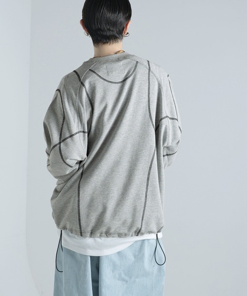 Aphlotus(アプロタス)の「バイカラー シンメトリーステッチデザイン 裏毛 スウェット / トレーナー(スウェット・メンズ・ブラック/アッシュグレー・LARGE/MEDIUM/SMALL)」の5枚目の写真