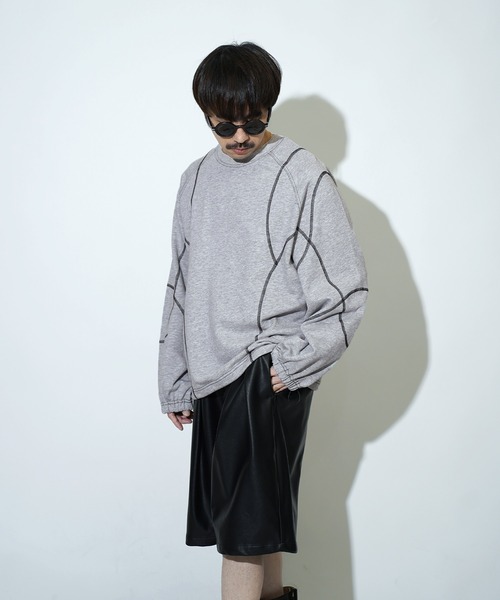 Aphlotus(アプロタス)の「バイカラー シンメトリーステッチデザイン 裏毛 スウェット / トレーナー(スウェット・メンズ・ブラック/アッシュグレー・LARGE/MEDIUM/SMALL)」の21枚目の写真