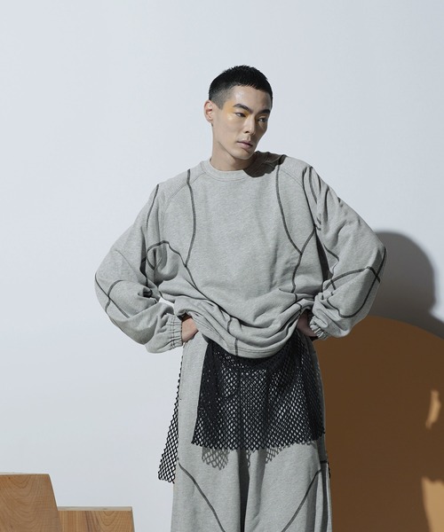 Aphlotus(アプロタス)の「バイカラー シンメトリーステッチデザイン 裏毛 スウェット / トレーナー(スウェット・メンズ・ブラック/アッシュグレー・LARGE/MEDIUM/SMALL)」の17枚目の写真