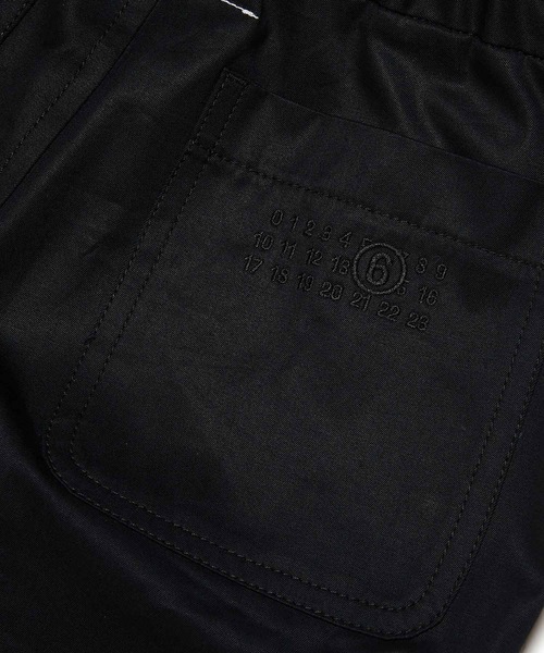 MM6 Maison Margiela（ｴﾑｴﾑｼｯｸｽ ﾒｿﾞﾝ ﾏﾙｼﾞｪﾗ）の「MM6 Maison Margiela(エムエムシックス メゾン マルジェラ)Kids & Junior パンツ（その他パンツ・キッズ・ブラック・14Y/12Y/16Y）」の3枚目の写真