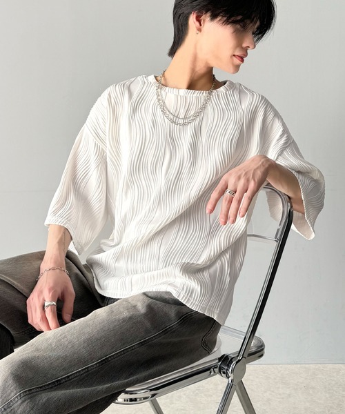 classicalelf（クラシカルエルフ）の「涼しくキマる、大人のリラックス。オーバーサイズウェーブ柄ジャガード半袖Ｔシャツ（メンズ）（Tシャツ/カットソー・メンズ・ベージュ/チャコール/ブラック/オフホワイト・LARGE/MEDIUM/X-LARGE）」の14枚目の写真