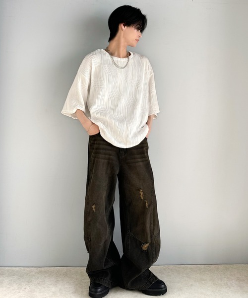 classicalelf（クラシカルエルフ）の「涼しくキマる、大人のリラックス。オーバーサイズウェーブ柄ジャガード半袖Ｔシャツ（メンズ）（Tシャツ/カットソー・メンズ・ベージュ/チャコール/ブラック/オフホワイト・LARGE/MEDIUM/X-LARGE）」の16枚目の写真