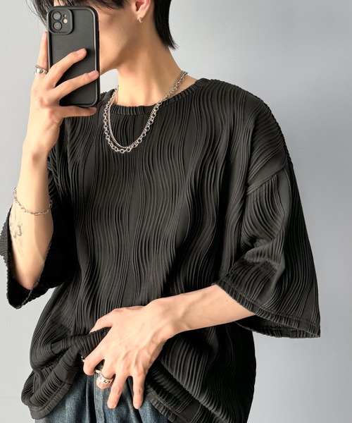 classicalelf（クラシカルエルフ）の「涼しくキマる、大人のリラックス。オーバーサイズウェーブ柄ジャガード半袖Ｔシャツ（メンズ）（Tシャツ/カットソー・メンズ・ベージュ/チャコール/ブラック/オフホワイト・LARGE/MEDIUM/X-LARGE）」の12枚目の写真
