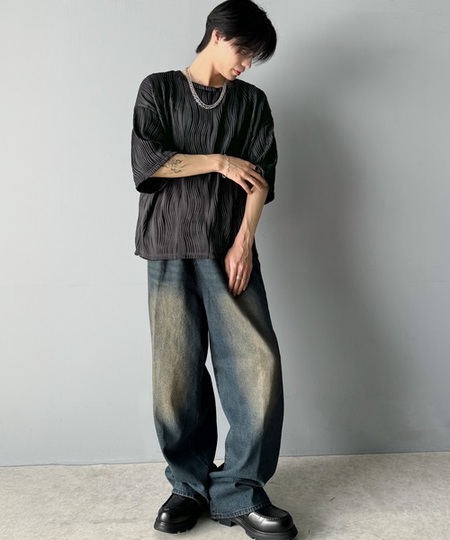 classicalelf（クラシカルエルフ）の「涼しくキマる、大人のリラックス。オーバーサイズウェーブ柄ジャガード半袖Ｔシャツ（メンズ）（Tシャツ/カットソー・メンズ・ベージュ/チャコール/ブラック/オフホワイト・LARGE/MEDIUM/X-LARGE）」の20枚目の写真