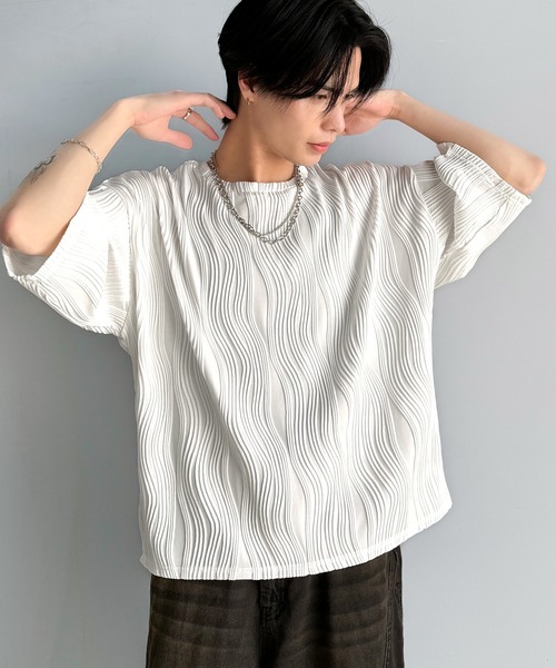 classicalelf（クラシカルエルフ）の「涼しくキマる、大人のリラックス。オーバーサイズウェーブ柄ジャガード半袖Ｔシャツ（メンズ）（Tシャツ/カットソー・メンズ・ベージュ/チャコール/ブラック/オフホワイト・LARGE/MEDIUM/X-LARGE）」の5枚目の写真