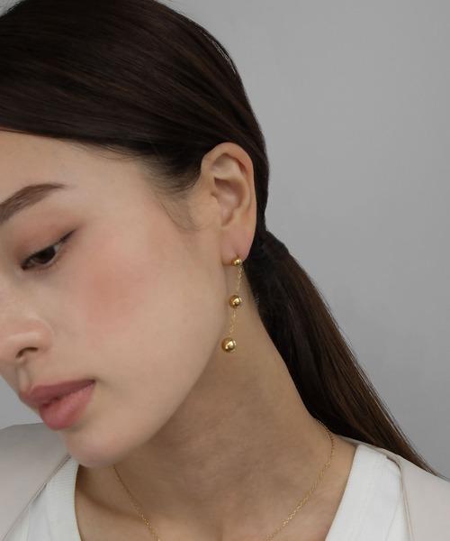 abaskdesign(アバスクデザイン)の「金属アレルギー対応 ロングメタルボールピアス(ピアス(両耳用)・レディース・ゴールド・FREE)」の11枚目の写真