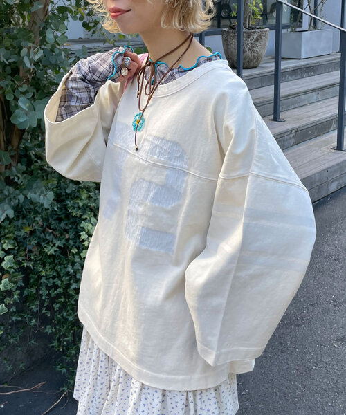 HELLO.SANFRANCISCO（ハローサンフランシスコ）の「【HELLO.SANFRANCISCO/ハローサンフランシスコ】ピグメントロゴTEE（Tシャツ/カットソー・レディース・チャコールグレー/オフホワイト/レッド・ONE SIZE）」の6枚目の写真
