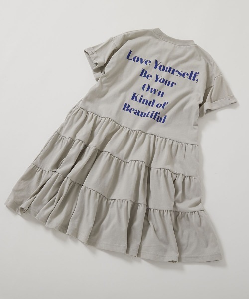 devirock(デビロック)の「裾ティアード バックプリント ワンピース(ワンピース・キッズ・ライトグレー/スミクロ/ピンク系その他/ブルー・140cm/130cm/120cm/110cm/100cm)」の3枚目の写真