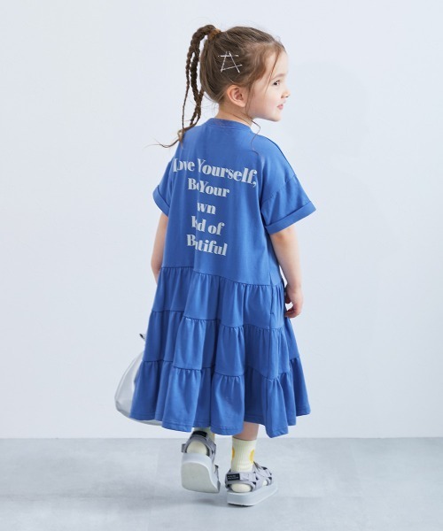 devirock(デビロック)の「裾ティアード バックプリント ワンピース(ワンピース・キッズ・ライトグレー/スミクロ/ピンク系その他/ブルー・140cm/130cm/120cm/110cm/100cm)」の5枚目の写真