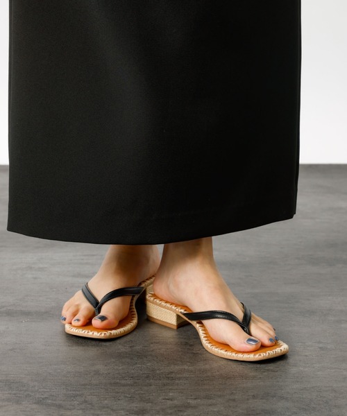 PAOLO BOVE（パオロボーヴ）の「【PAOLO BOVE / パオロ ボーヴ】ヒール トングサンダル / ラフィア【web限定】（サンダル・レディース・シルバー/ブラック・38/36/39/37）」の4枚目の写真