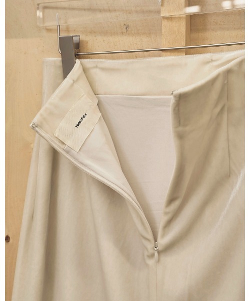 TODAYFUL（トゥデイフル）の「Pencil Velour Skirt（スカート・レディース・キナリ/ブラック・36inch/38inch）」の13枚目の写真