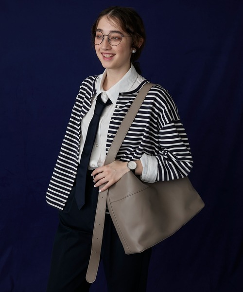 BONLECILL Marche（ボンルシールマルシェ）の「【BONLECILL Marche】《ポーチ付き／A4》ワイドベルト スクエアソフトショルダーバッグ（ショルダーバッグ・レディース・ブラウン/ブラック/グレイッシュベージュ・FREE）」の18枚目の写真