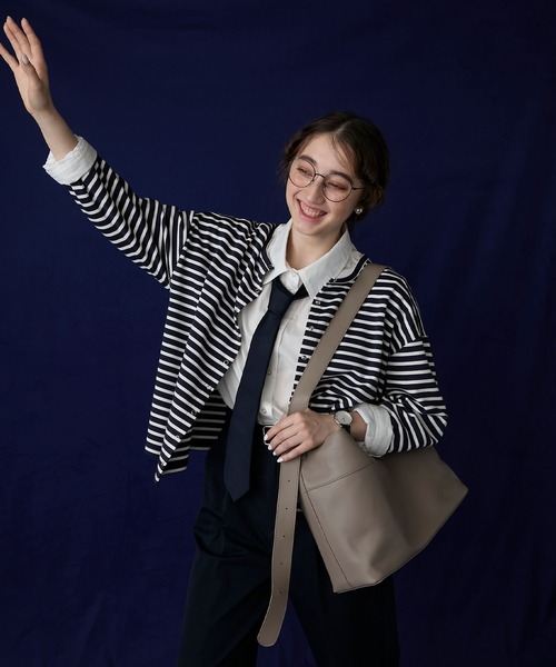 BONLECILL Marche（ボンルシールマルシェ）の「【BONLECILL Marche】《ポーチ付き／A4》ワイドベルト スクエアソフトショルダーバッグ（ショルダーバッグ・レディース・ブラウン/ブラック/グレイッシュベージュ・FREE）」の20枚目の写真