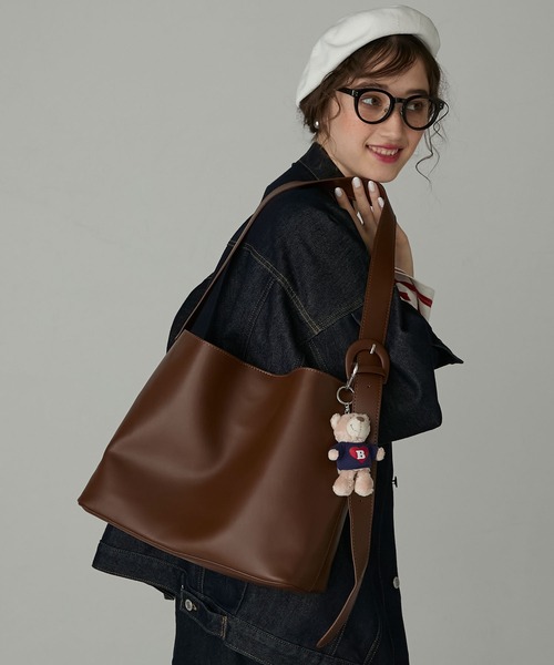 BONLECILL Marche（ボンルシールマルシェ）の「【BONLECILL Marche】《ポーチ付き／A4》ワイドベルト スクエアソフトショルダーバッグ（ショルダーバッグ・レディース・ブラウン/ブラック/グレイッシュベージュ・FREE）」の10枚目の写真