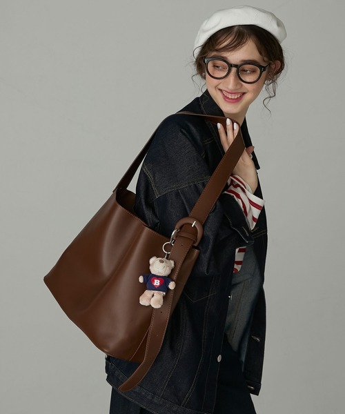 BONLECILL Marche（ボンルシールマルシェ）の「【BONLECILL Marche】《ポーチ付き／A4》ワイドベルト スクエアソフトショルダーバッグ（ショルダーバッグ・レディース・ブラウン/ブラック/グレイッシュベージュ・FREE）」の11枚目の写真