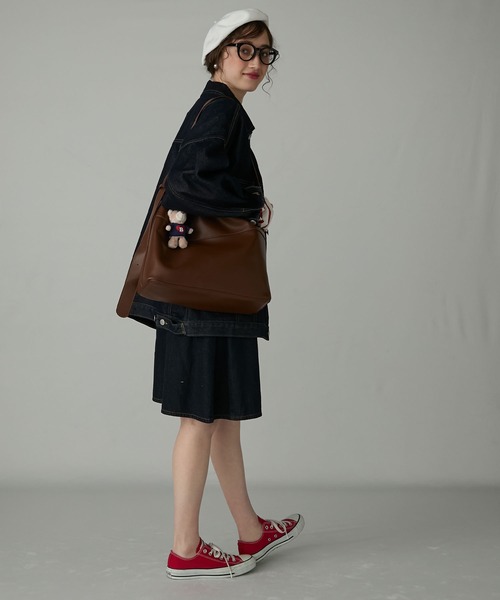 BONLECILL Marche（ボンルシールマルシェ）の「【BONLECILL Marche】《ポーチ付き／A4》ワイドベルト スクエアソフトショルダーバッグ（ショルダーバッグ・レディース・ブラウン/ブラック/グレイッシュベージュ・FREE）」の16枚目の写真