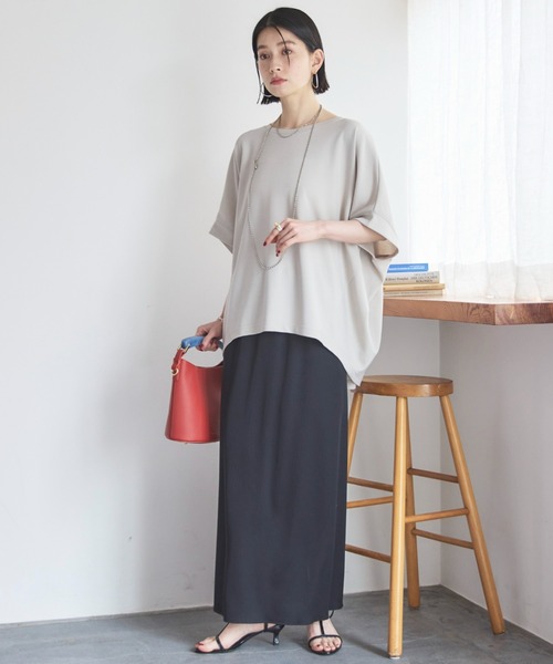 Doux archives（ドゥアルシーヴ）の「UV加工・吸水速乾ドルマンプルオーバー（Tシャツ/カットソー・レディース・チャコールグレー/オフホワイト/グレイッシュベージュ/ネイビー・38）」の5枚目の写真