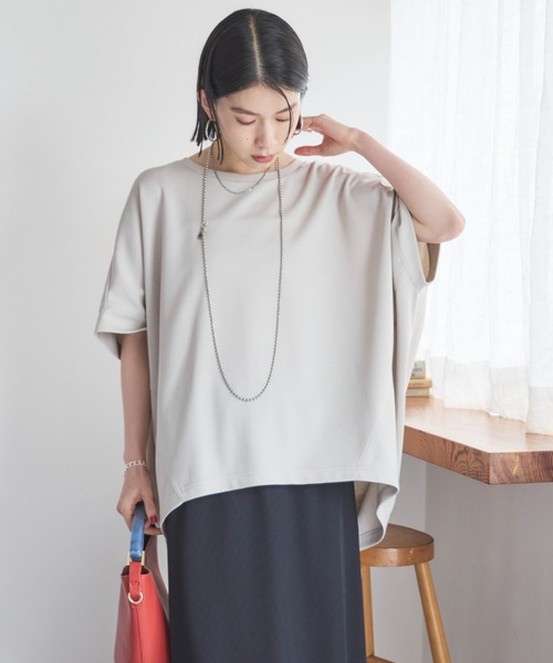 Doux archives（ドゥアルシーヴ）の「UV加工・吸水速乾ドルマンプルオーバー（Tシャツ/カットソー・レディース・チャコールグレー/オフホワイト/グレイッシュベージュ/ネイビー・38）」の13枚目の写真