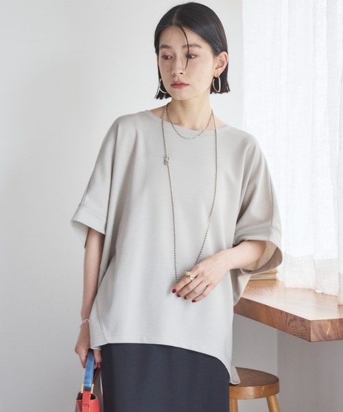 Doux archives（ドゥアルシーヴ）の「UV加工・吸水速乾ドルマンプルオーバー（Tシャツ/カットソー・レディース・チャコールグレー/オフホワイト/グレイッシュベージュ/ネイビー・38）」の17枚目の写真