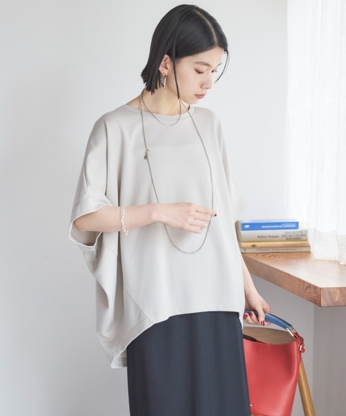 Doux archives（ドゥアルシーヴ）の「UV加工・吸水速乾ドルマンプルオーバー（Tシャツ/カットソー・レディース・チャコールグレー/オフホワイト/グレイッシュベージュ/ネイビー・38）」の14枚目の写真