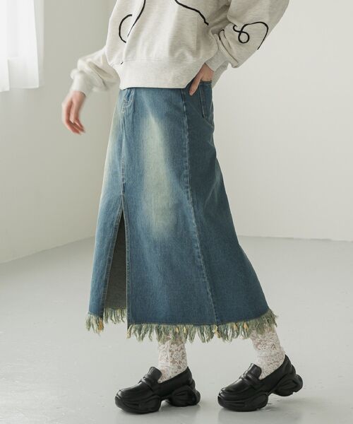 RETRO GIRL(レトロガール)の「裾フリンジデニムSK(デニムスカート・レディース・ブラック/ライトブルー/ブルー・FREE)」の3枚目の写真